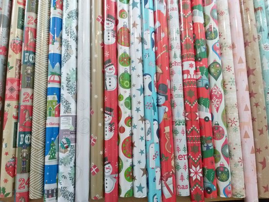 Kerstgeschenkpapier - 5 rollen - 70cm x 300cm - verschillende design